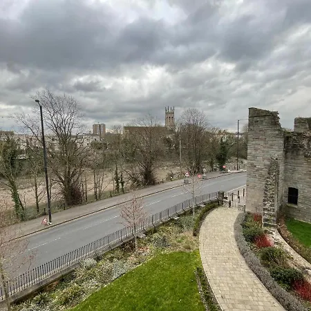 Daire Stunning 2-bed In With Parking Bristol
