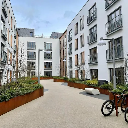 Stunning 2-bed In With Parking * Bristol